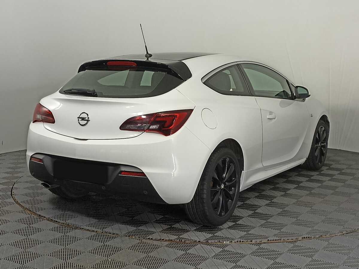 Opel Astra с пробегом — 2013 год. Фото: #4