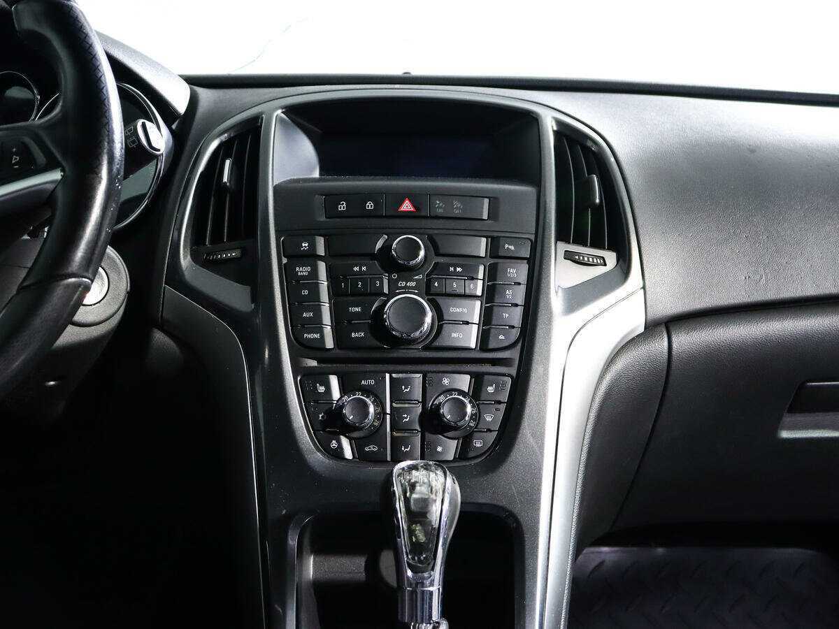 Opel Astra с пробегом — 2013 год. Фото: #10