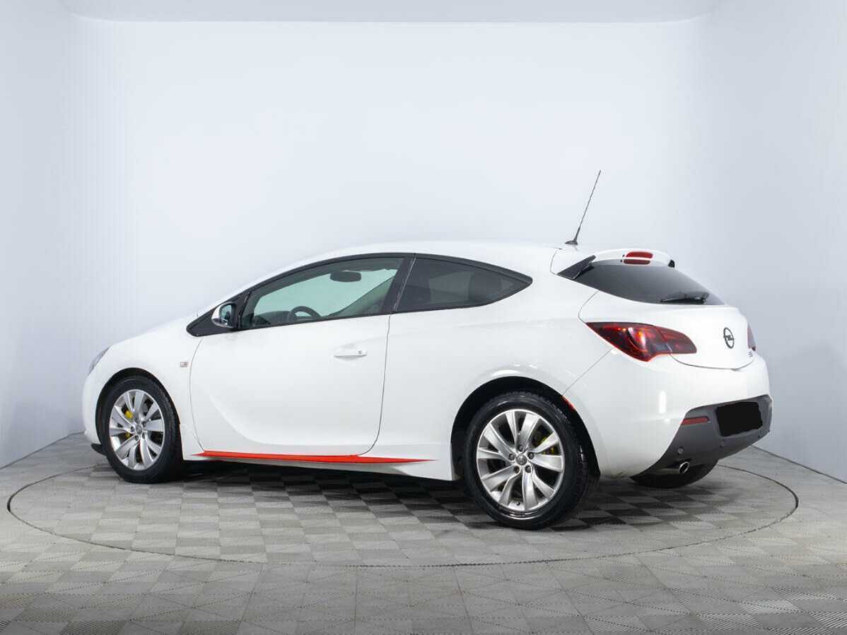 Opel Astra с пробегом — 2014 год. Фото: #6