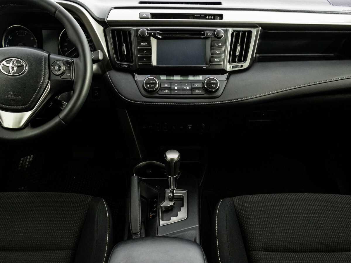 Toyota RAV4 с пробегом — 2015 год. Фото: #11