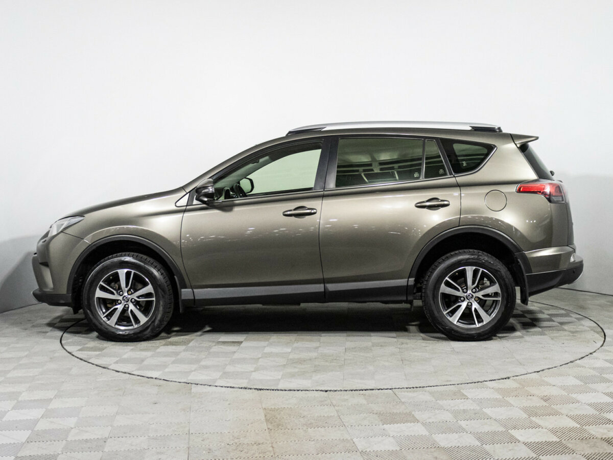 Toyota RAV4 с пробегом — 2015 год. Фото: #7