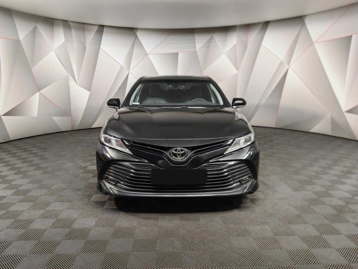 Toyota Camry с пробегом — 2019 год. Фото: #6