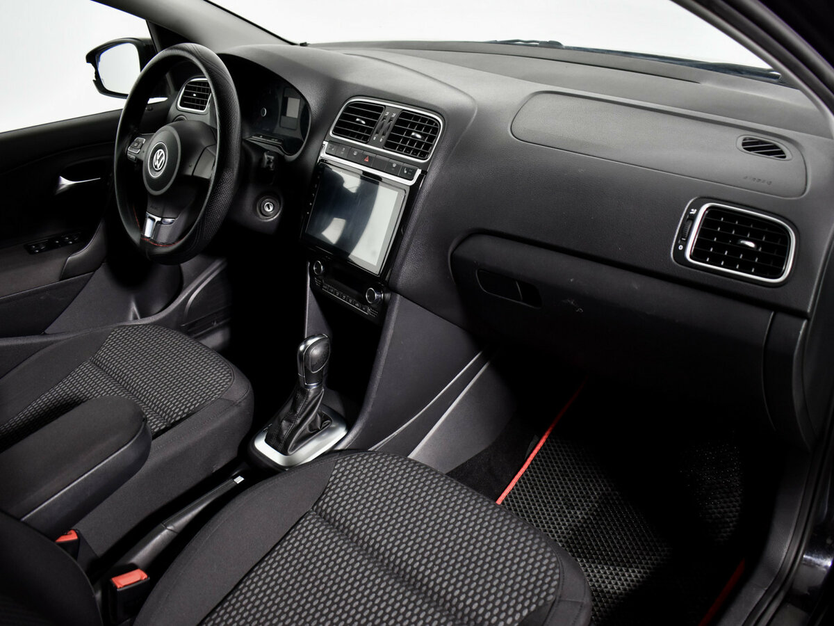 Volkswagen Polo с пробегом — 2013 год. Фото: #11