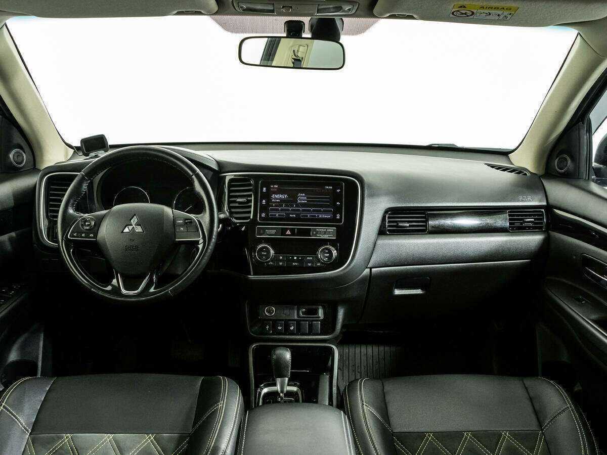 Mitsubishi Outlander с пробегом — 2019 год. Фото: #10