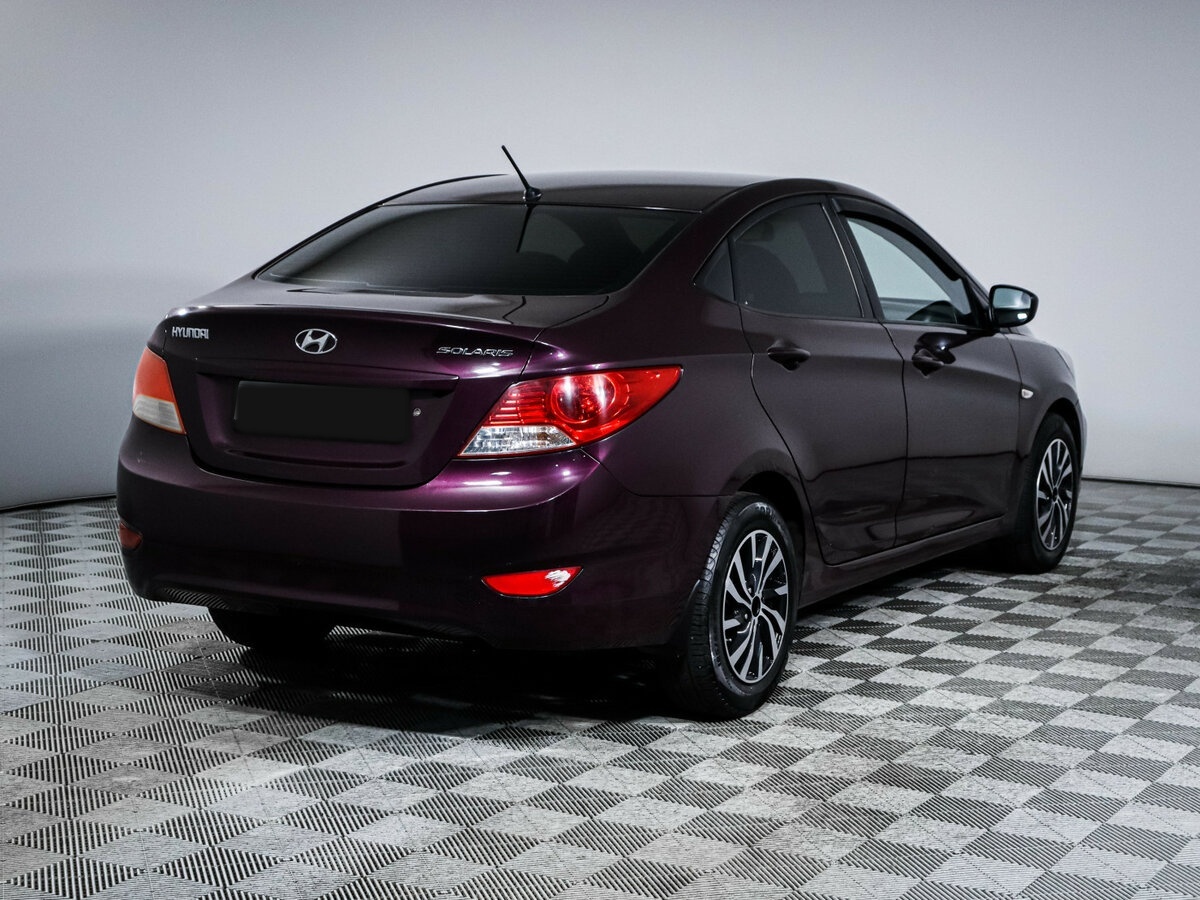 Hyundai Solaris с пробегом — 2013 год. Фото: #3