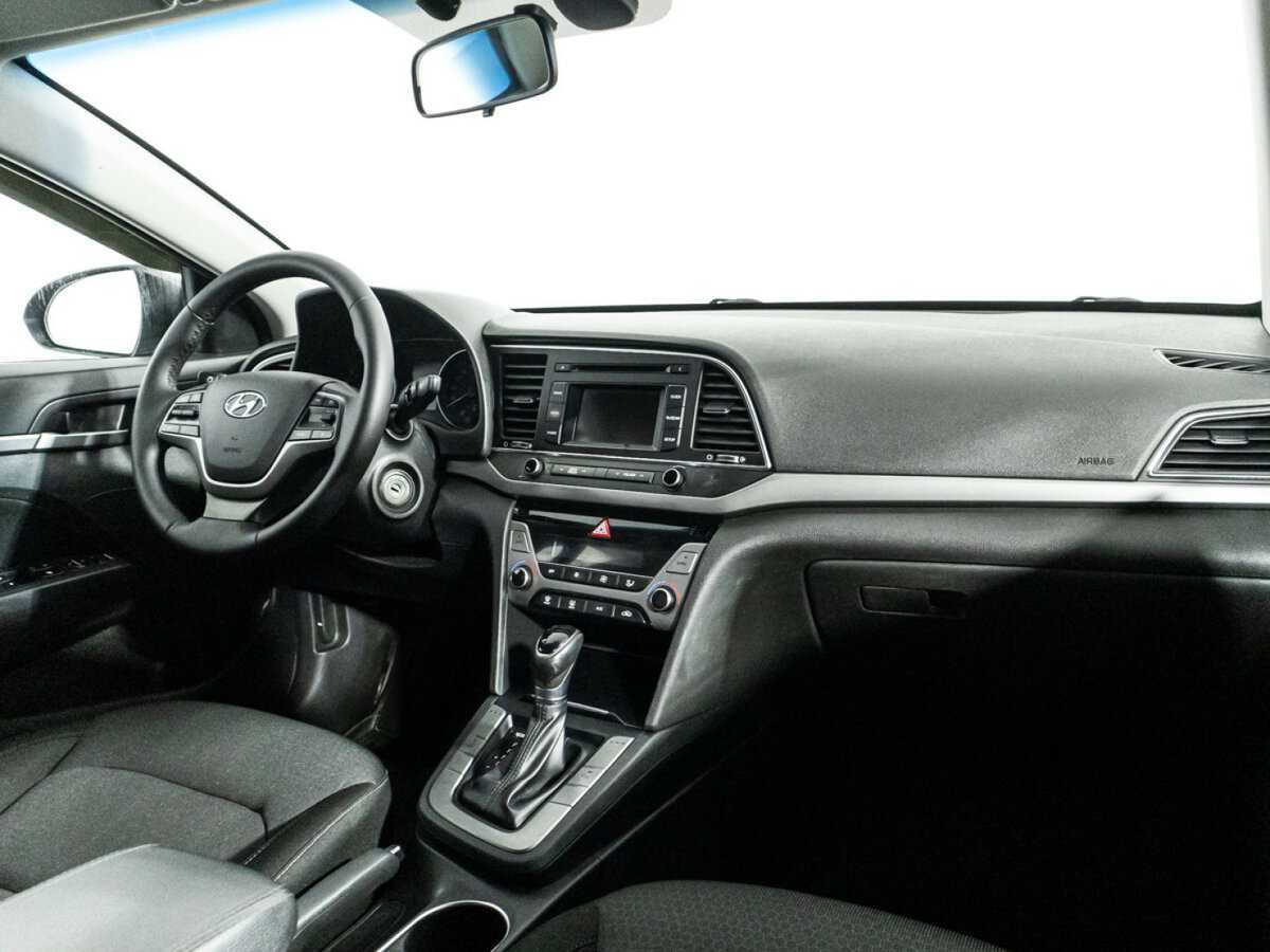 Hyundai Elantra с пробегом — 2017 год. Фото: #8