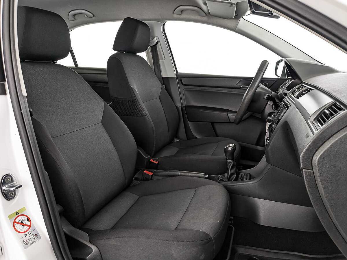 Skoda Rapid с пробегом — 2017 год. Фото: #22