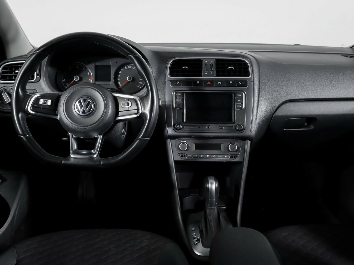 Volkswagen Polo с пробегом — 2019 год. Фото: #9