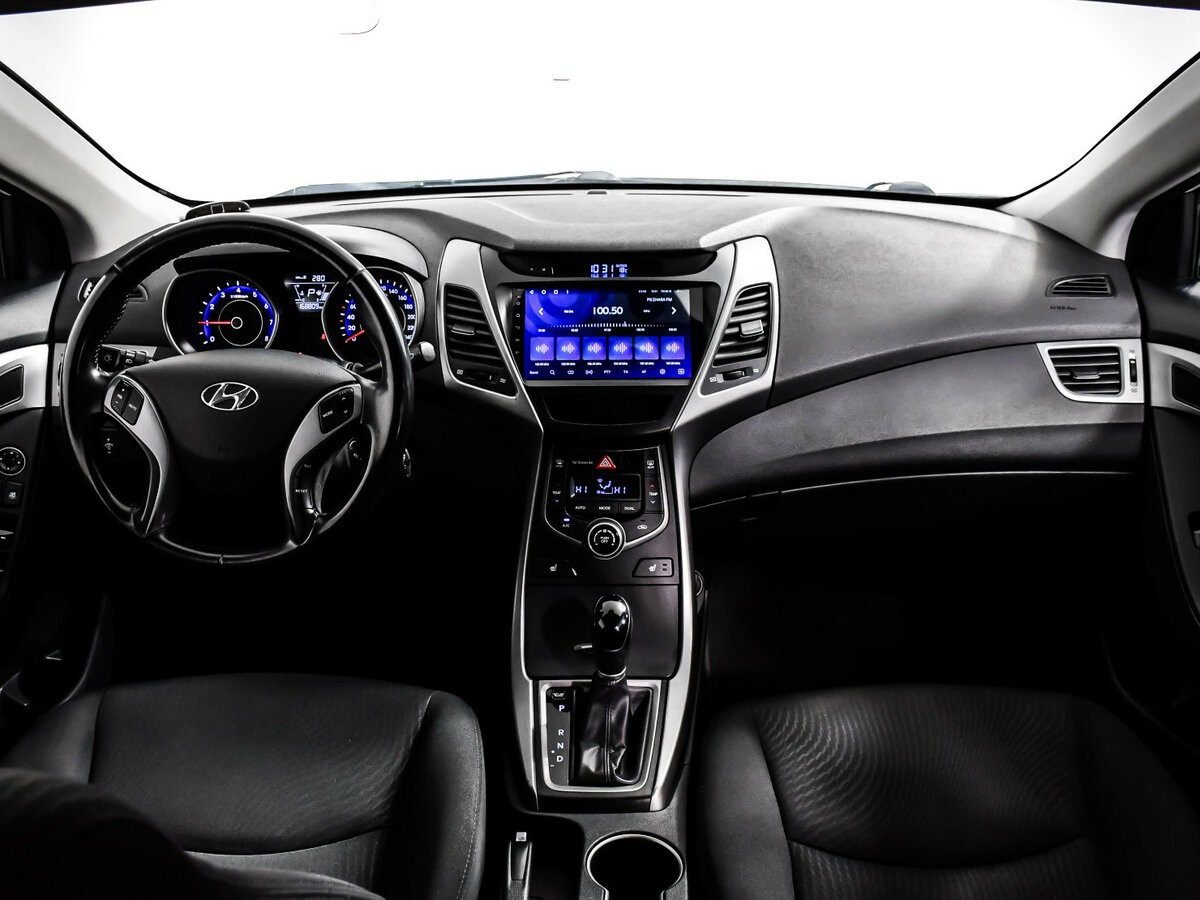 Hyundai Elantra с пробегом — 2014 год. Фото: #10