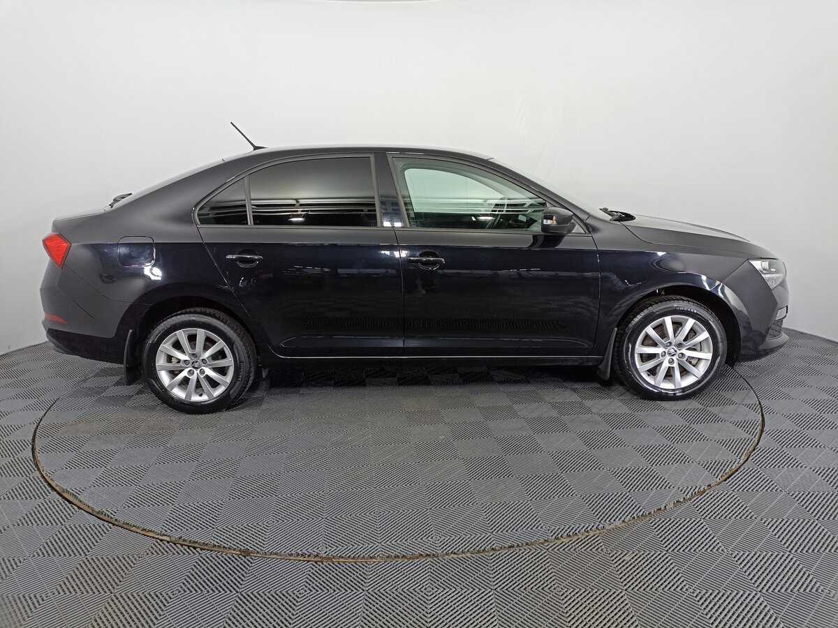 Skoda Rapid с пробегом — 2021 год. Фото: #3