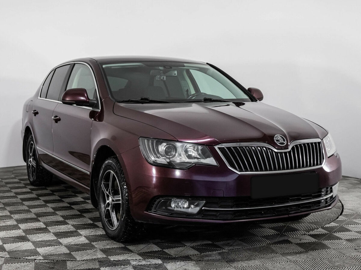 Skoda Superb с пробегом — 2014 год. Фото: #2