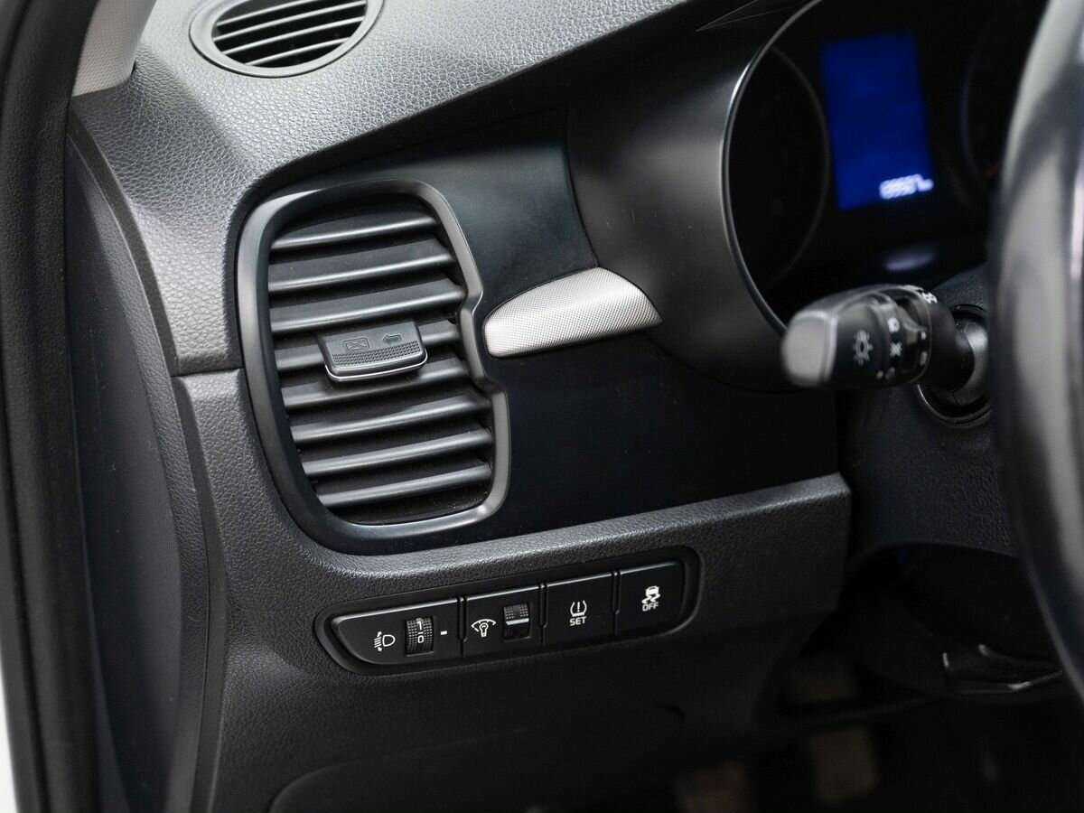 Kia Rio с пробегом — 2018 год. Фото: #18