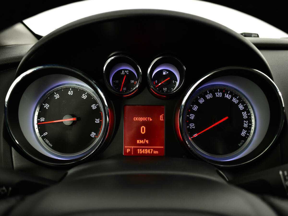 Opel Astra с пробегом — 2012 год. Фото: #8