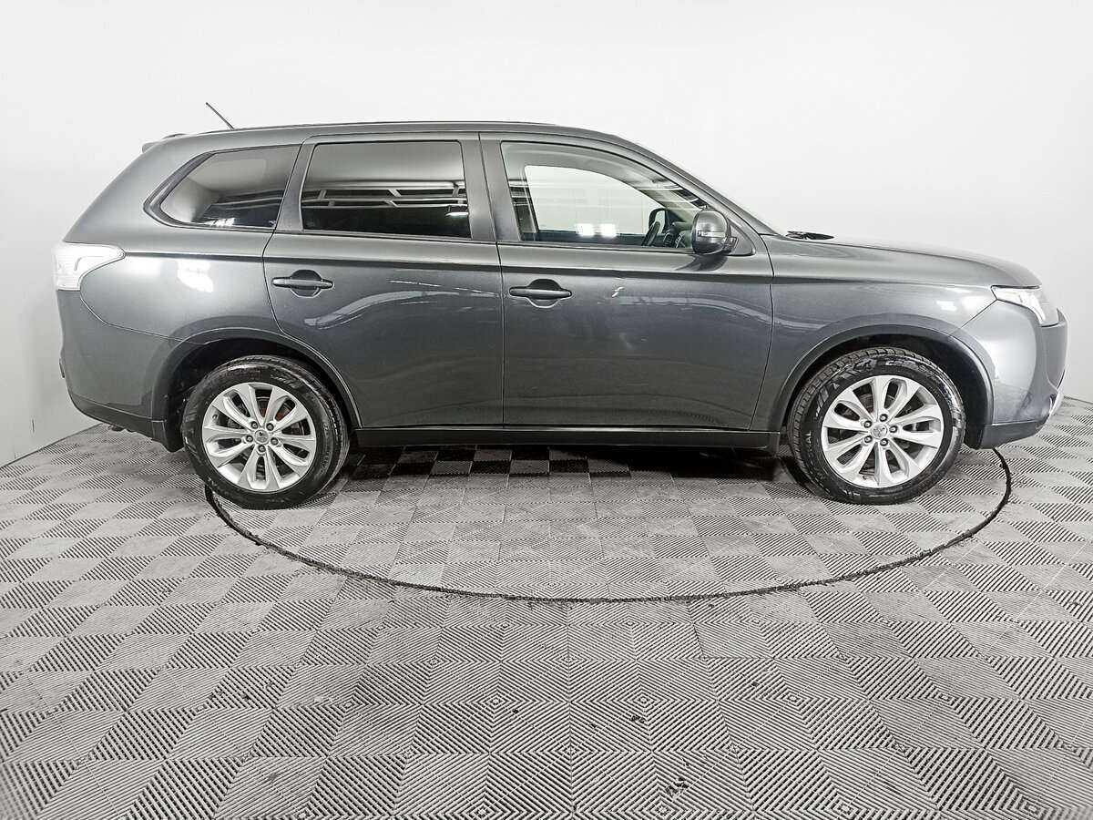 Mitsubishi Outlander с пробегом — 2014 год. Фото: #3