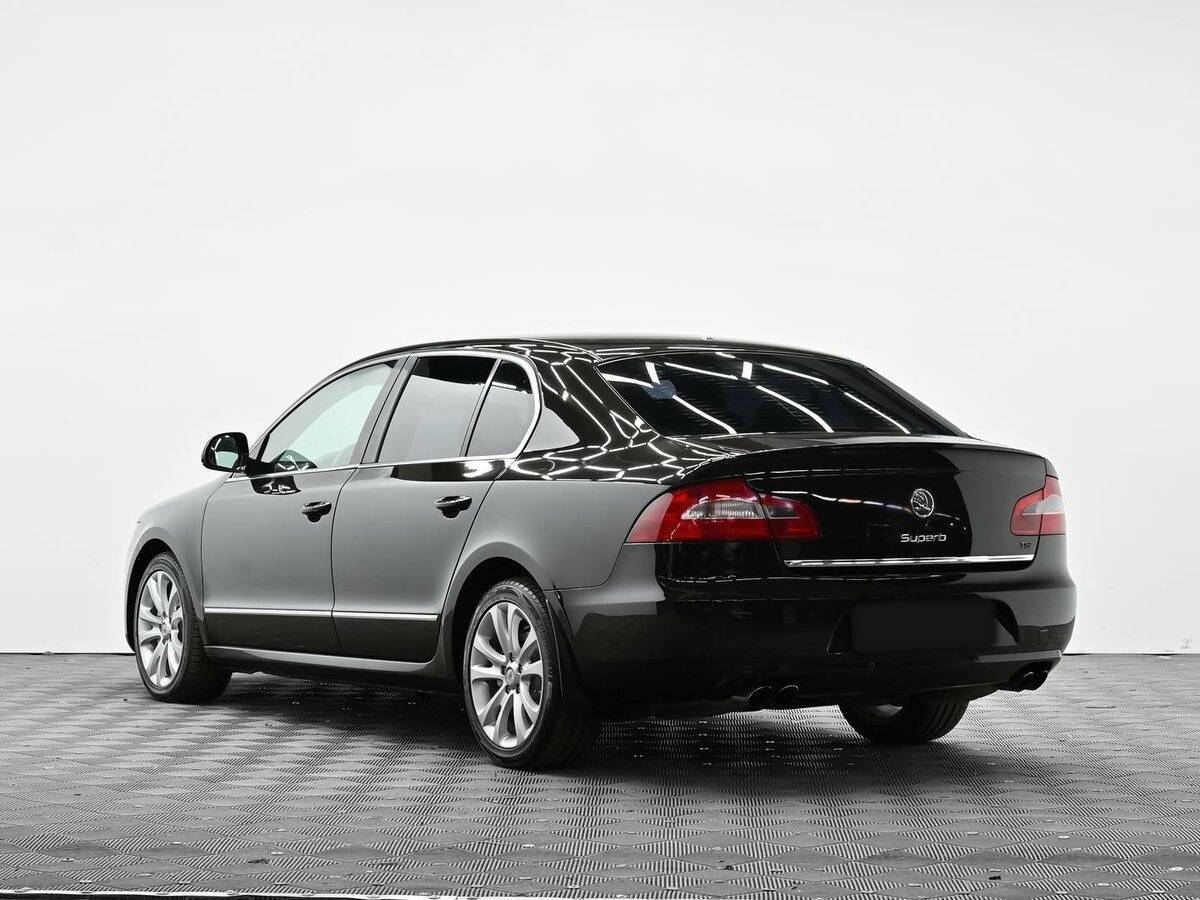 Skoda Superb с пробегом — 2012 год. Фото: #2