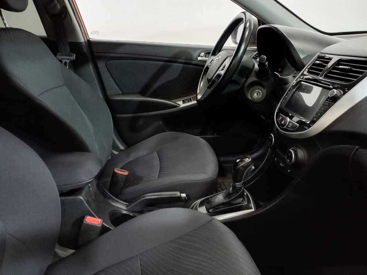 Hyundai Solaris с пробегом — 2016 год. Фото: #9