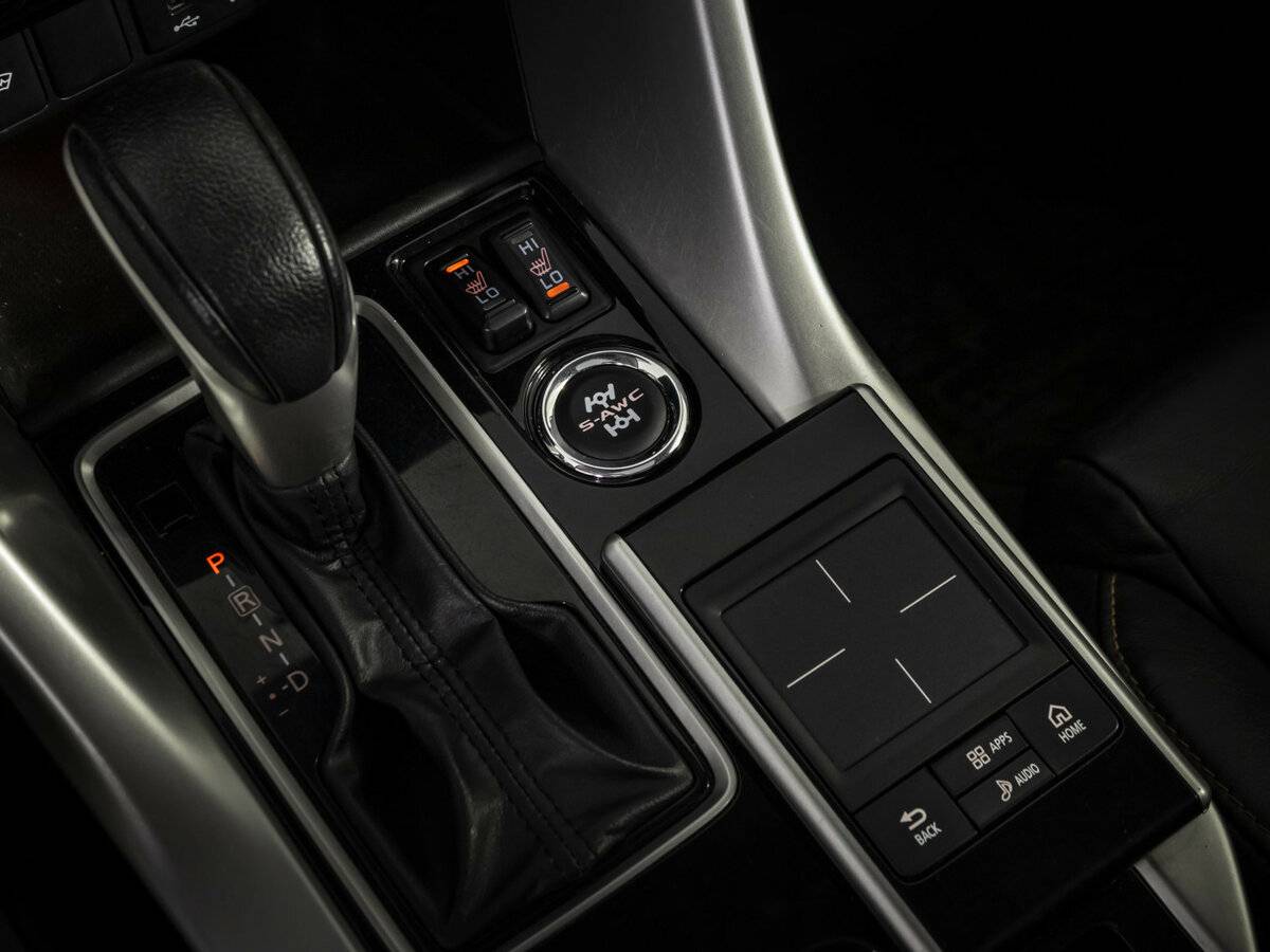 Mitsubishi Eclipse Cross с пробегом — 2018 год. Фото: #13