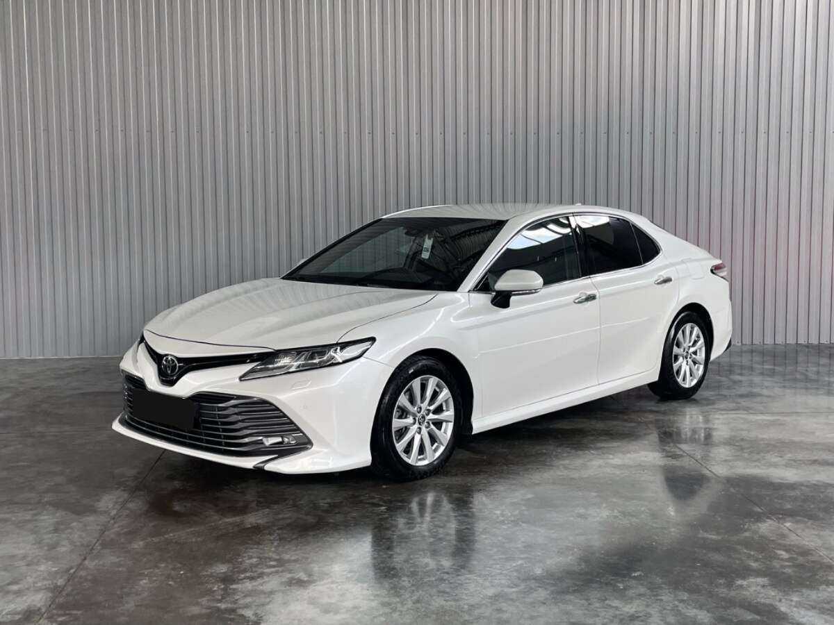 Toyota Camry с пробегом — 2018 год. Посмотреть фото