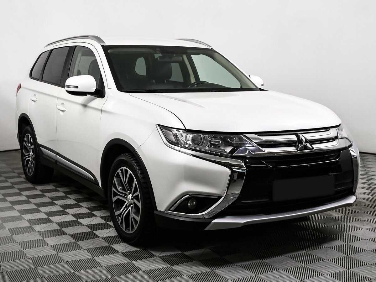 Mitsubishi Outlander с пробегом — 2017 год. Фото: #2