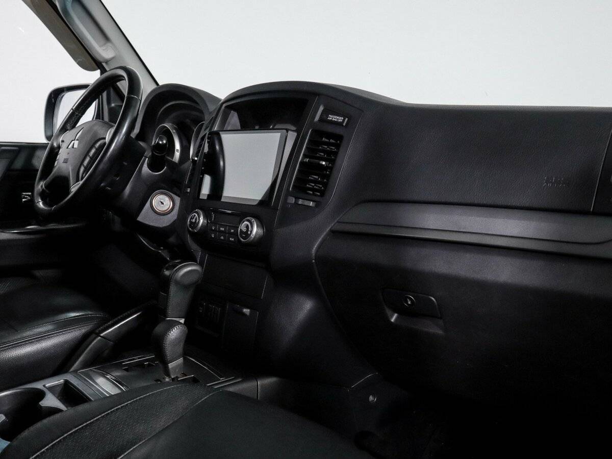 Mitsubishi Pajero с пробегом — 2012 год. Фото: #6