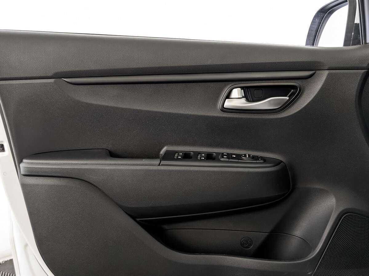 Kia Rio с пробегом — 2021 год. Фото: #18