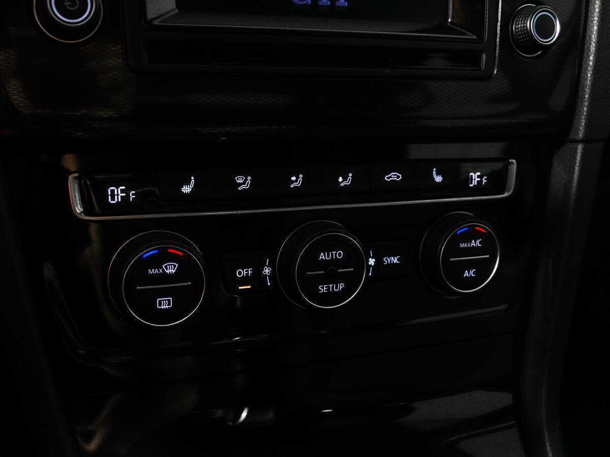 Volkswagen Golf с пробегом — 2013 год. Фото: #13