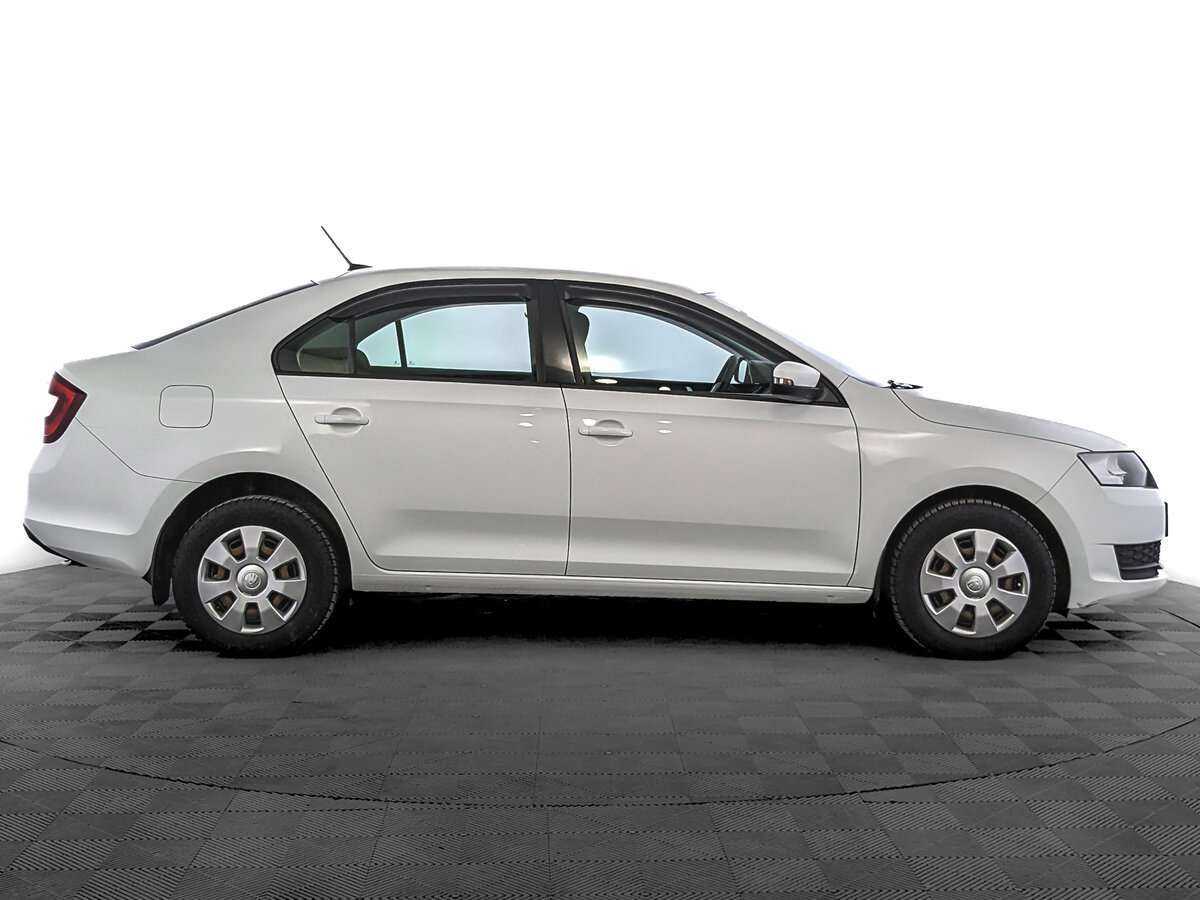 Skoda Rapid с пробегом — 2017 год. Фото: #3