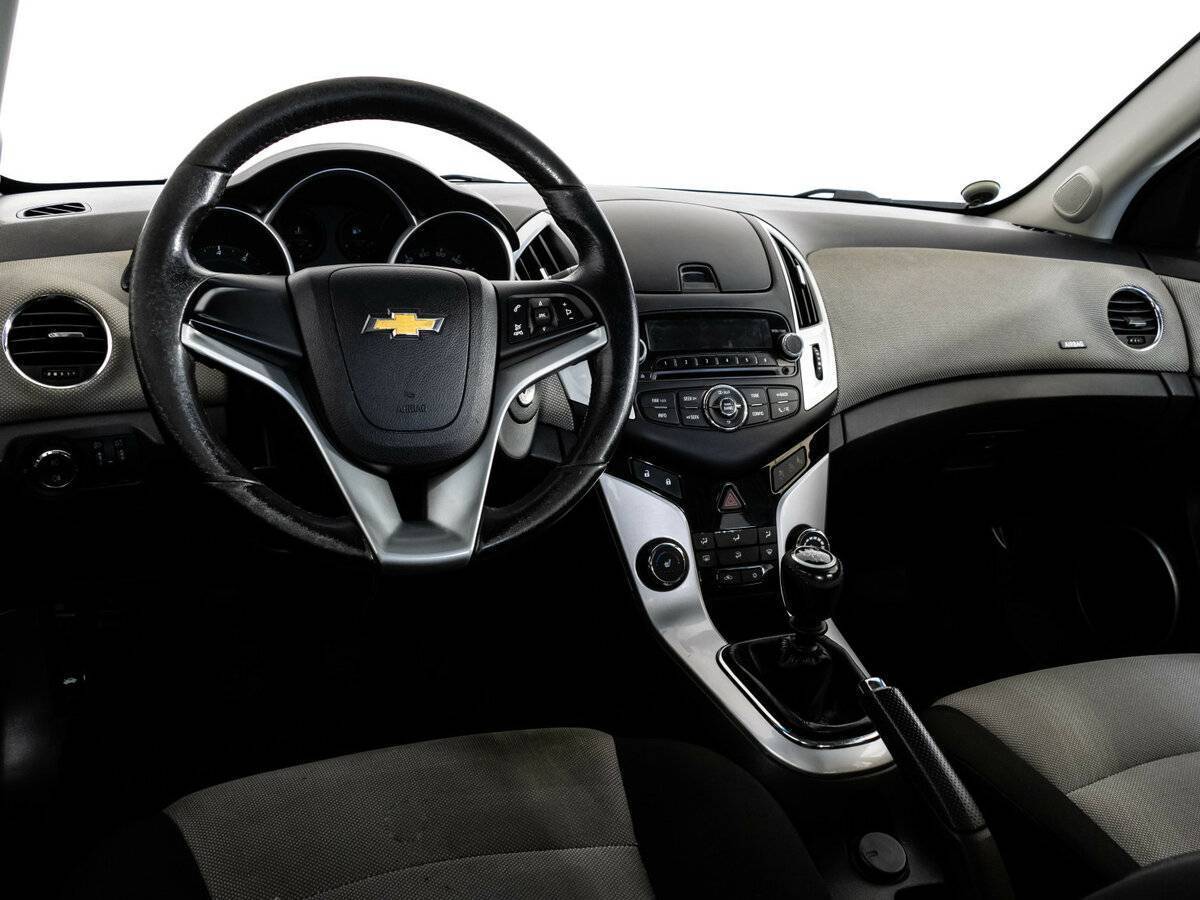 Chevrolet Cruze с пробегом — 2014 год. Фото: #10