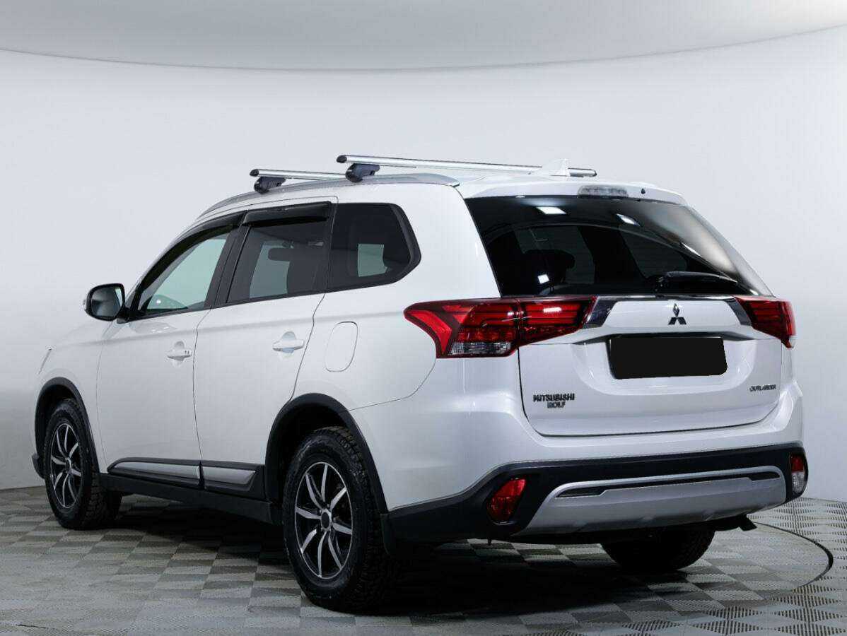 Mitsubishi Outlander с пробегом — 2018 год. Фото: #6