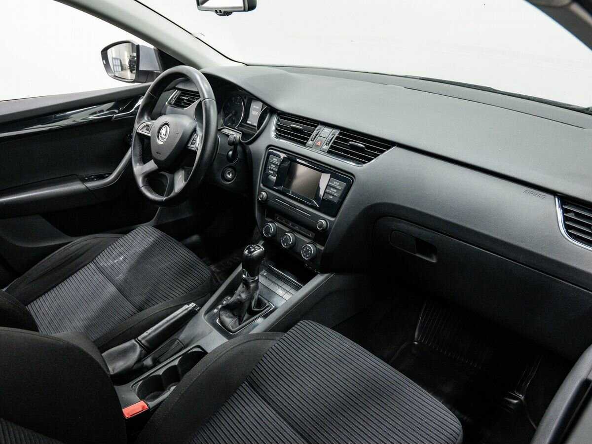Skoda Octavia с пробегом — 2015 год. Фото: #3