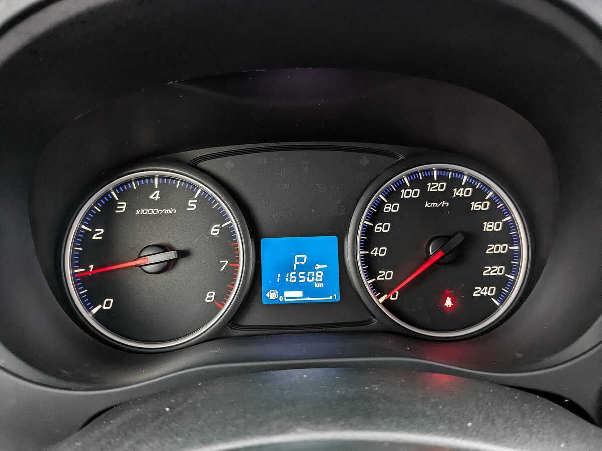 Mitsubishi Outlander с пробегом — 2015 год. Фото: #11