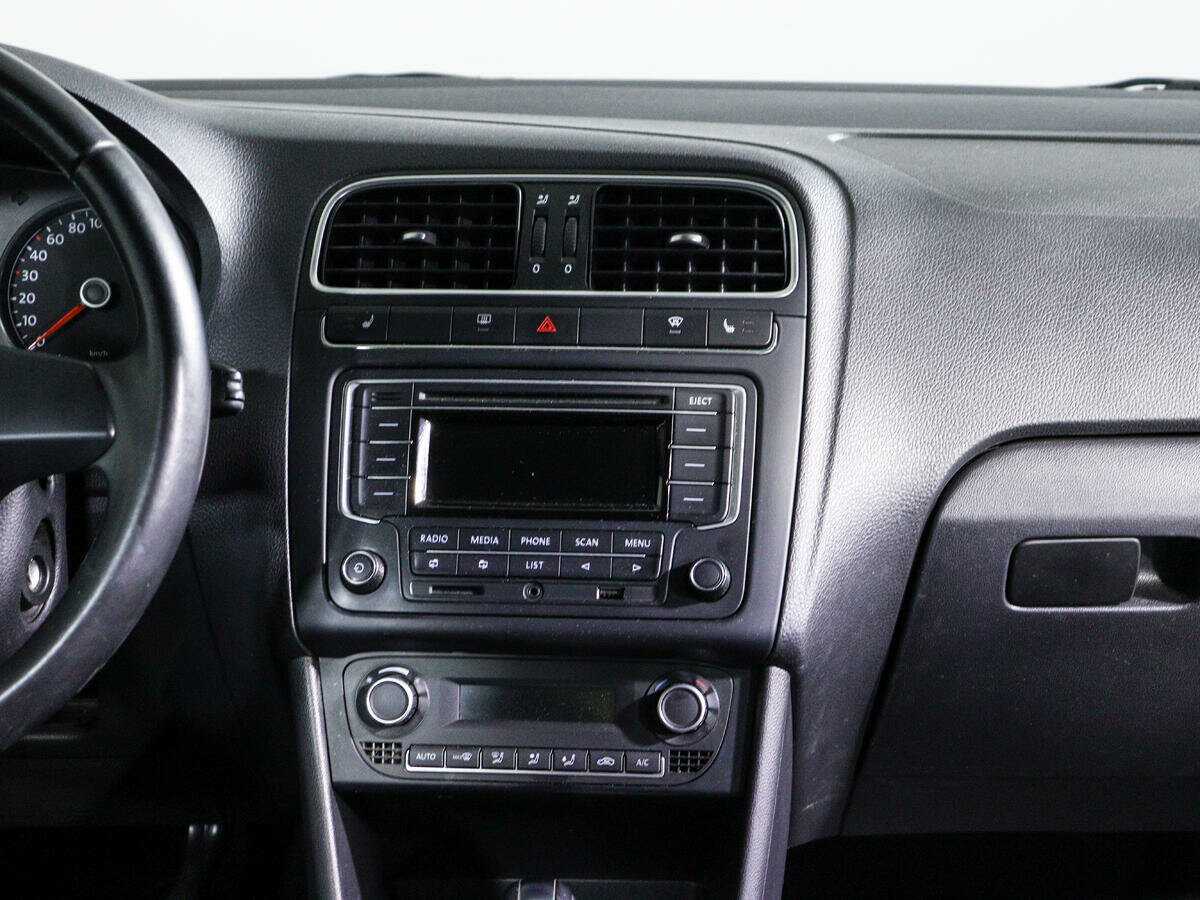 Volkswagen Polo с пробегом — 2014 год. Фото: #12