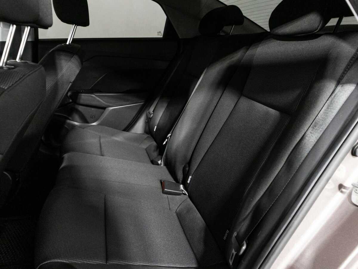 Hyundai Solaris с пробегом — 2019 год. Фото: #9