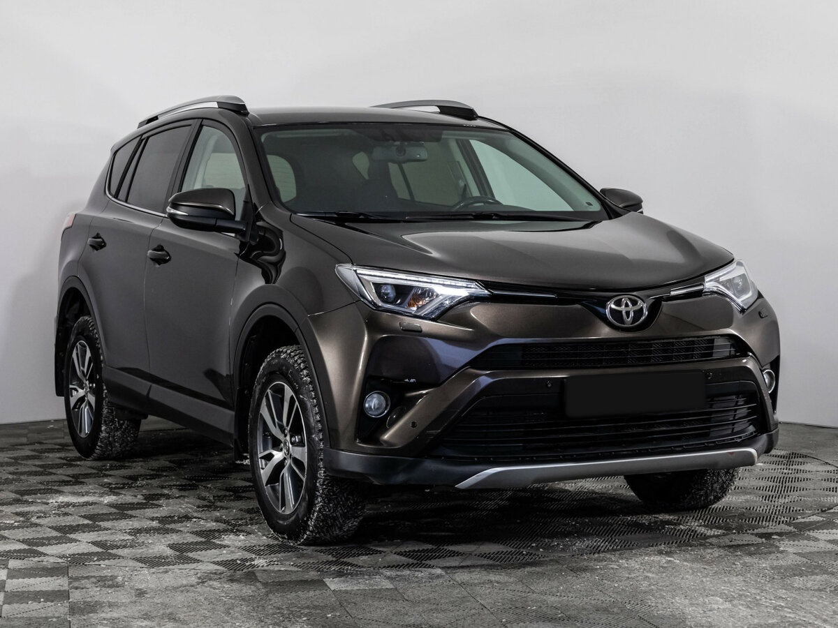 Toyota RAV4 с пробегом — 2018 год. Фото: #2