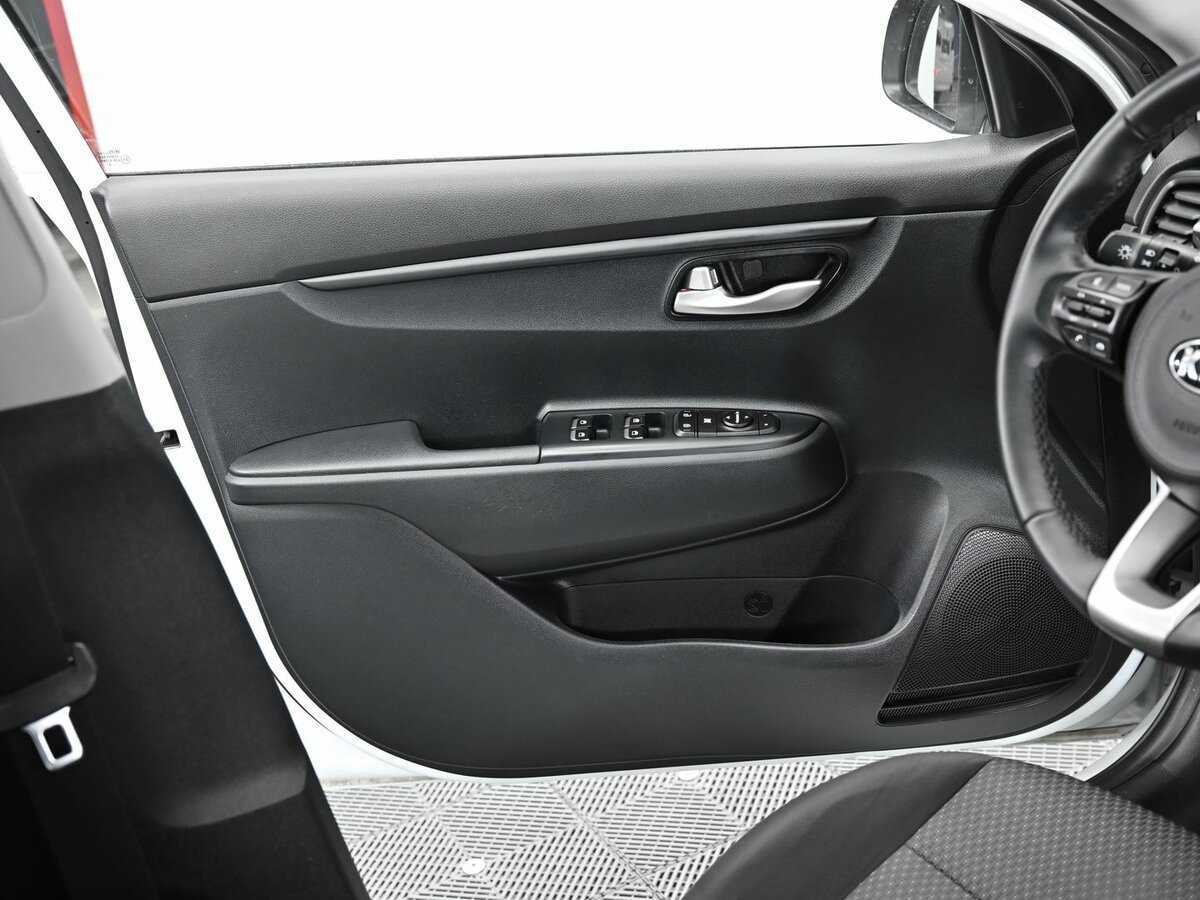 Kia Rio с пробегом — 2020 год. Фото: #5