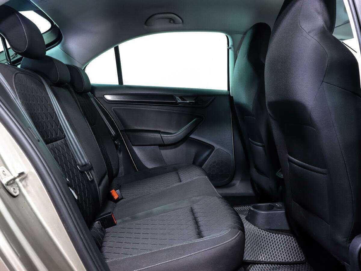 Skoda Rapid с пробегом — 2021 год. Фото: #15