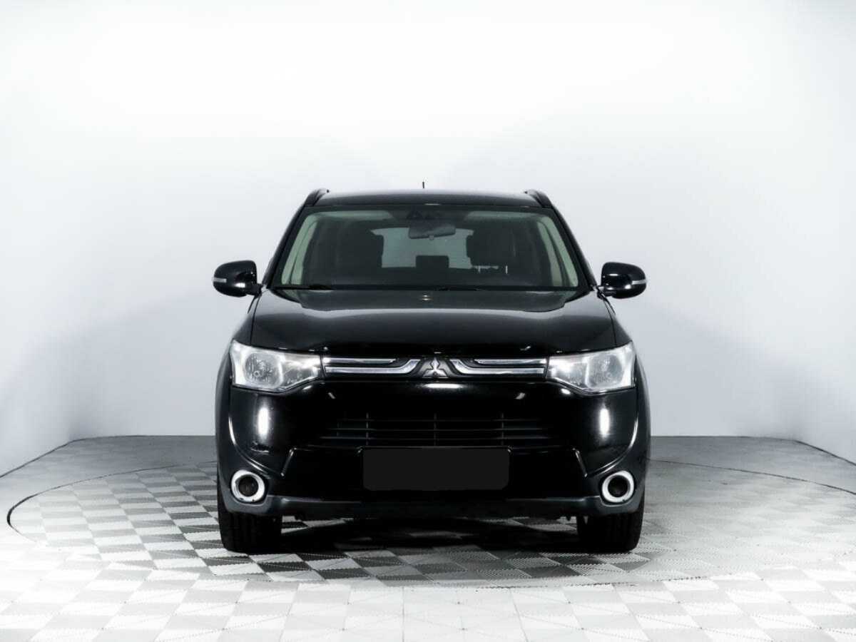 Mitsubishi Outlander с пробегом — 2013 год. Фото: #1