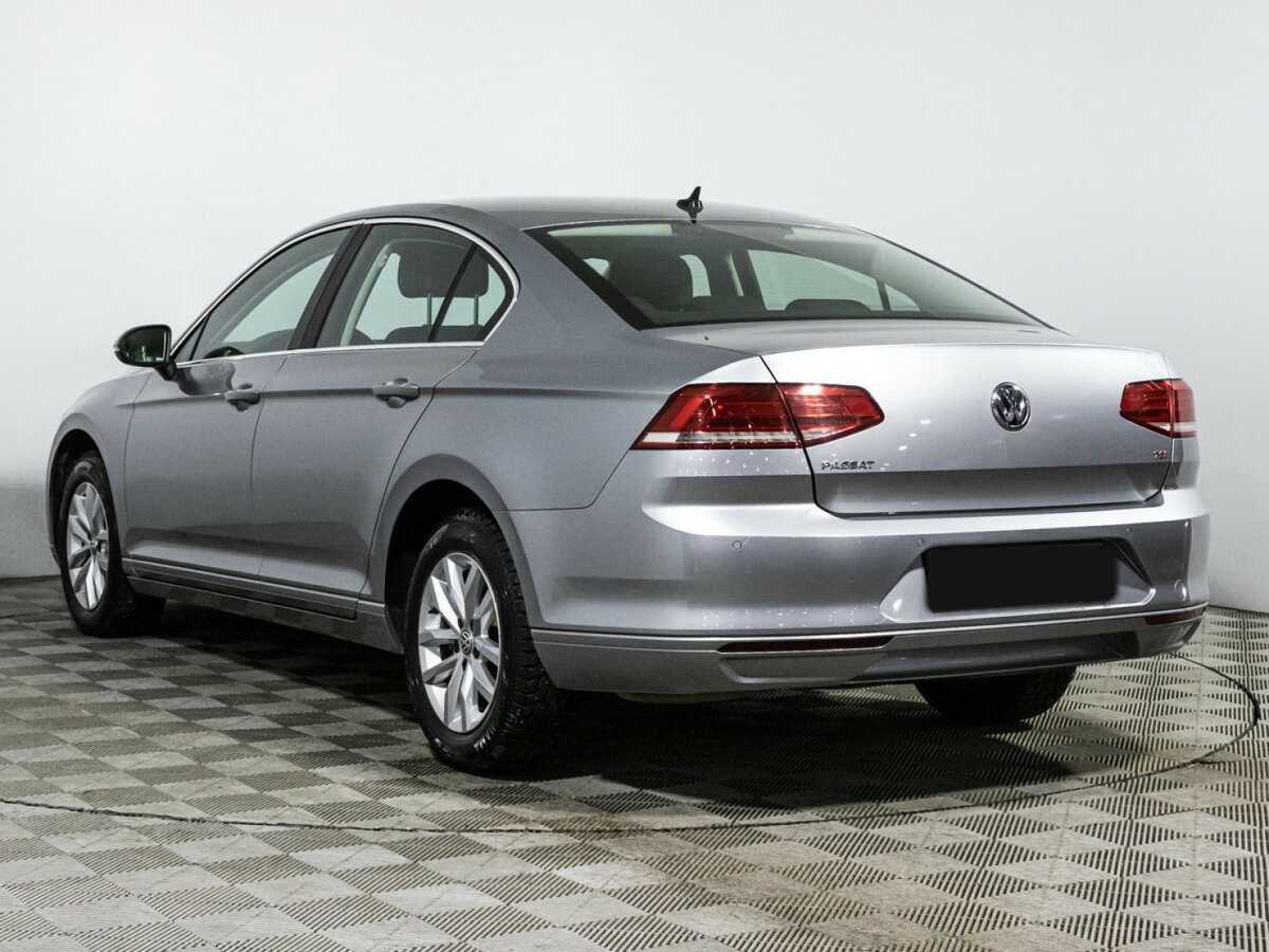 Volkswagen Passat с пробегом — 2017 год. Фото: #6