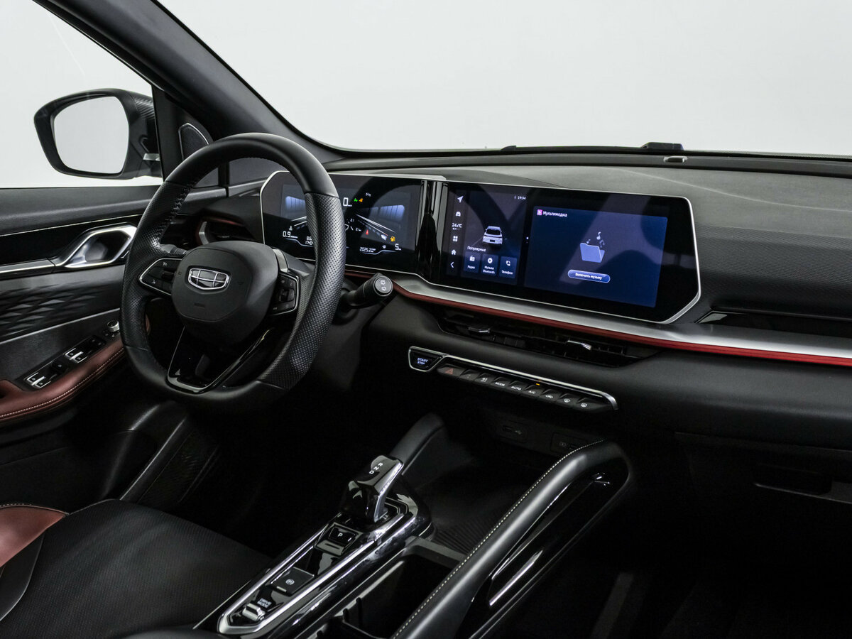 Geely Coolray с пробегом — 2023 год. Фото: #8