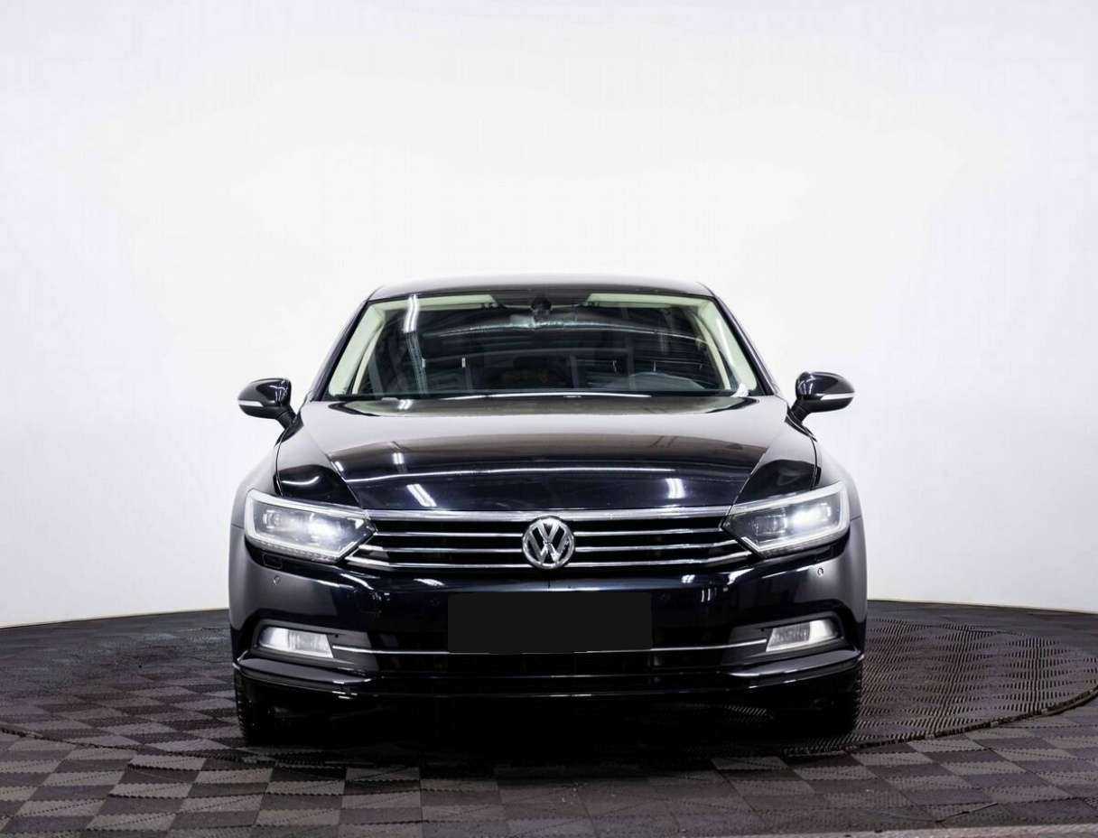 Volkswagen Passat с пробегом — 2019 год. Фото: #1