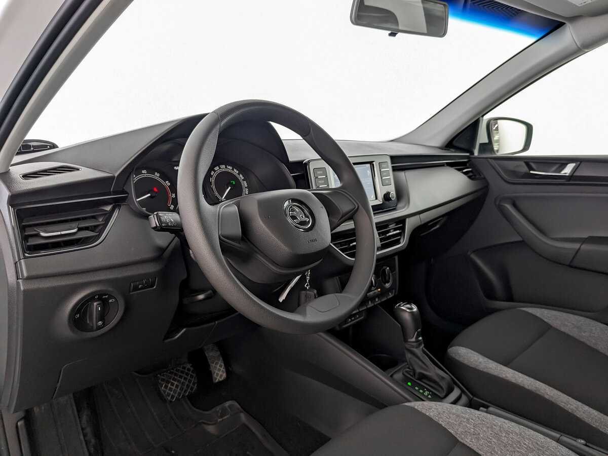 Skoda Rapid с пробегом — 2021 год. Фото: #13