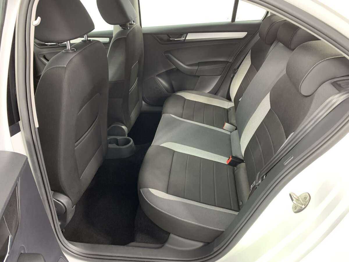Skoda Rapid с пробегом — 2019 год. Фото: #9