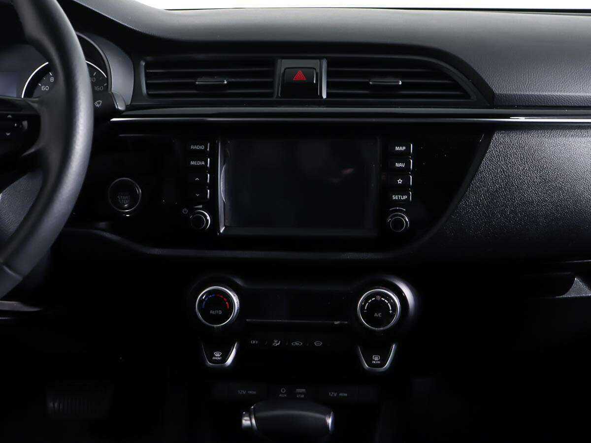 Kia Rio с пробегом — 2017 год. Фото: #11