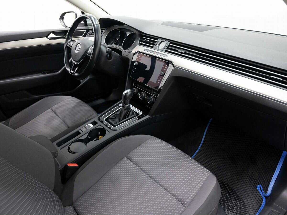 Volkswagen Passat с пробегом — 2017 год. Фото: #11