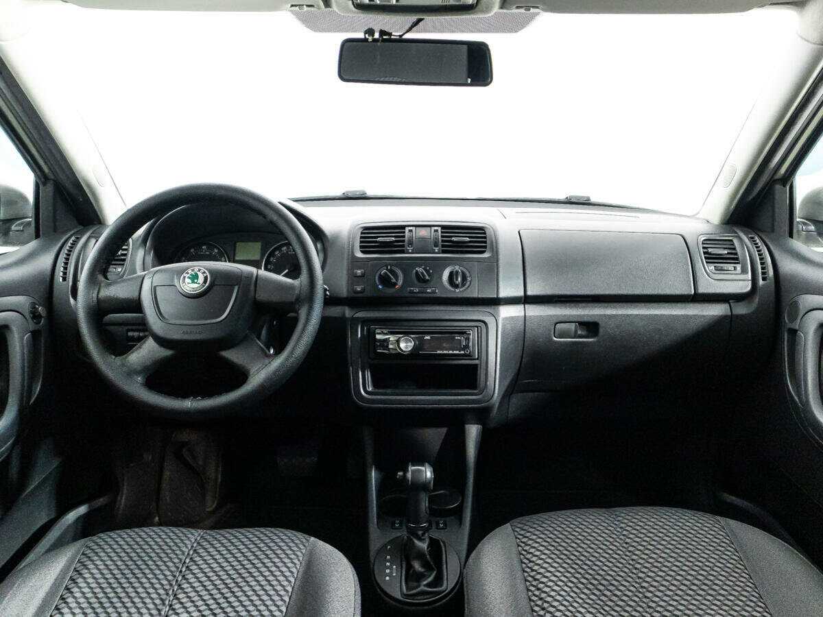 Skoda Fabia с пробегом — 2012 год. Фото: #11