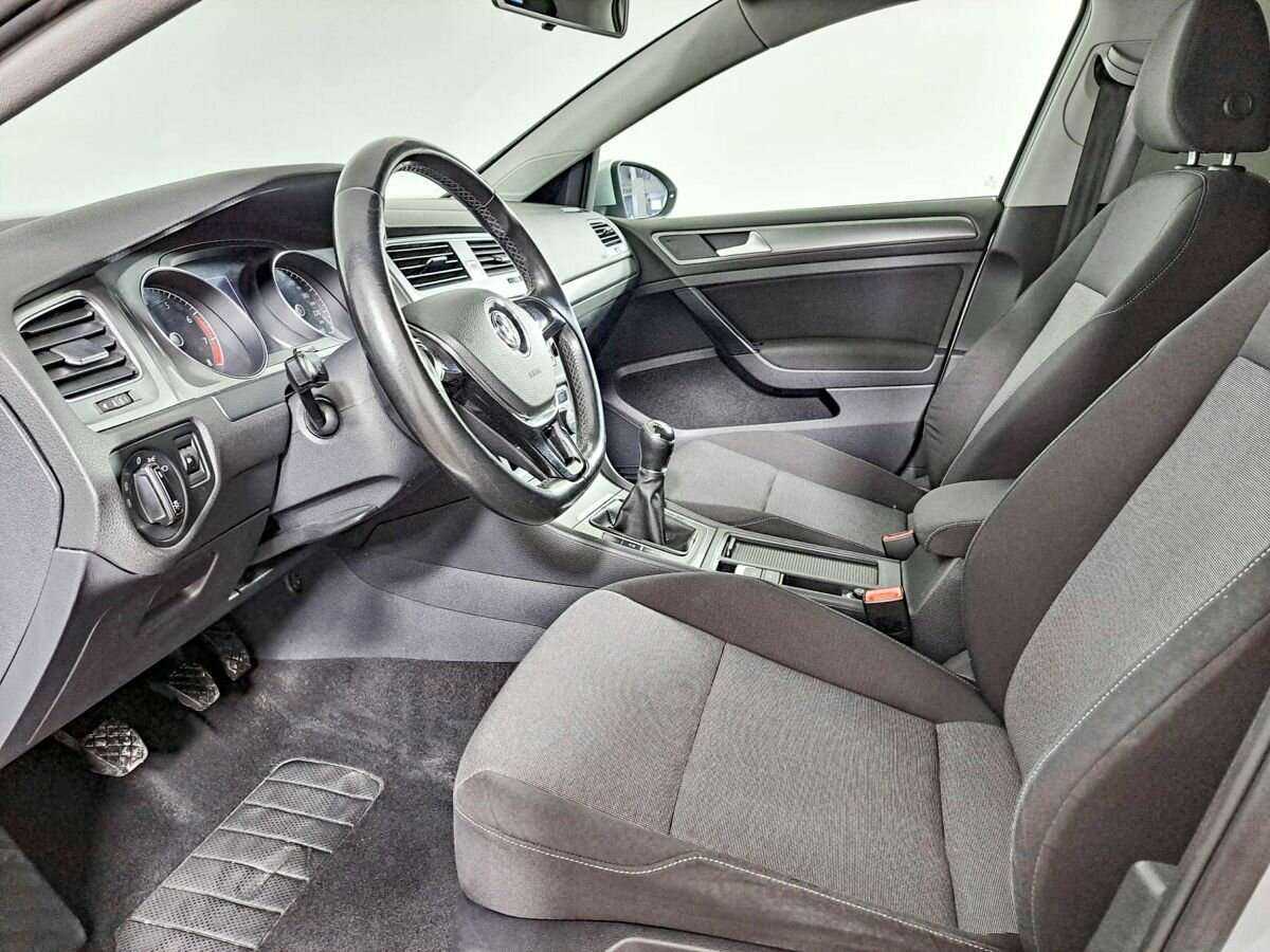 Volkswagen Golf с пробегом — 2013 год. Фото: #13