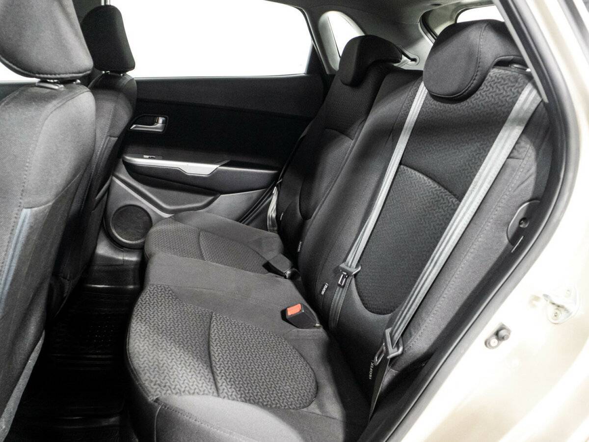 Kia Rio с пробегом — 2014 год. Фото: #9