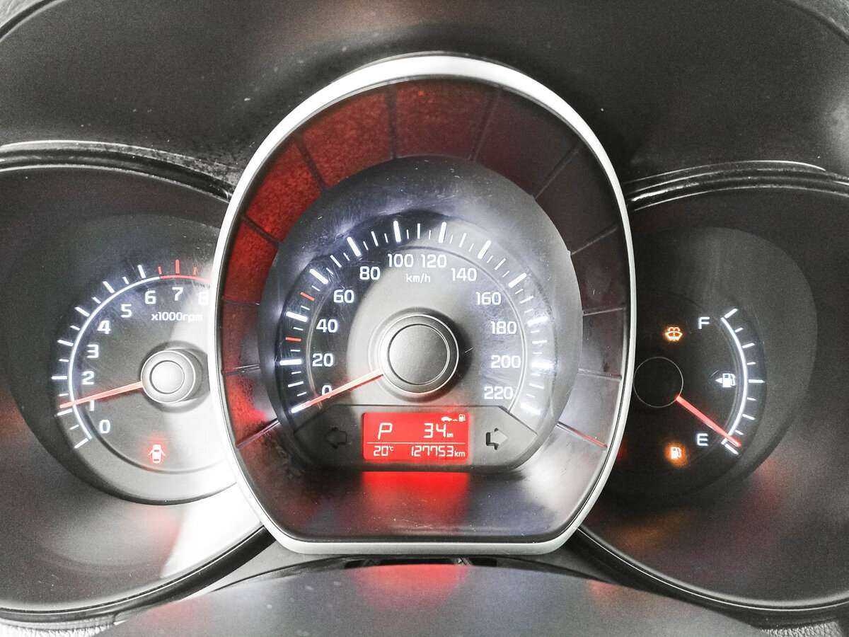 Kia Rio с пробегом — 2017 год. Фото: #10