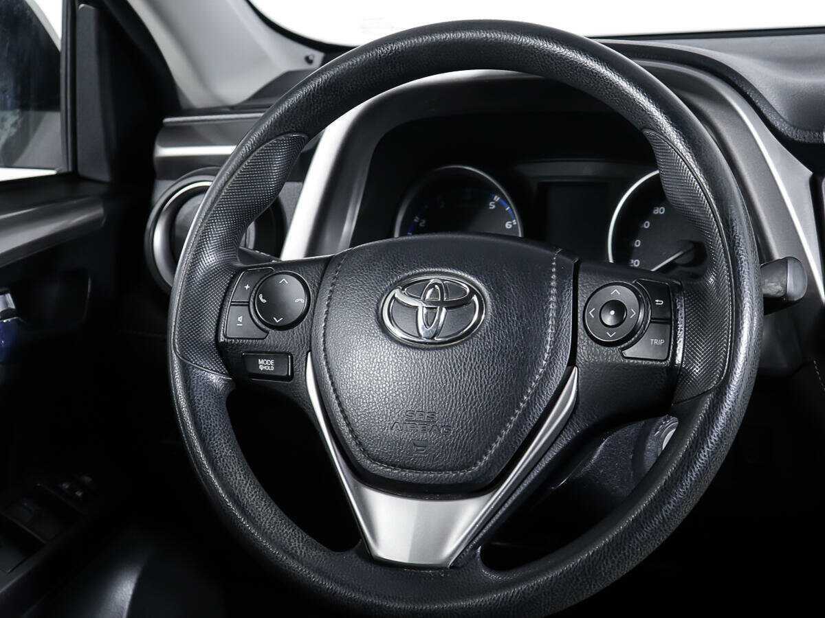 Toyota RAV4 с пробегом — 2016 год. Фото: #14