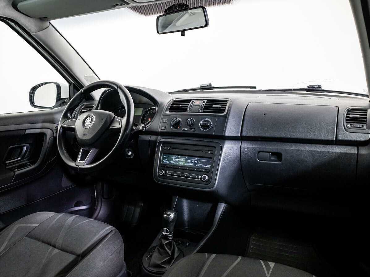 Skoda Fabia с пробегом — 2014 год. Фото: #8